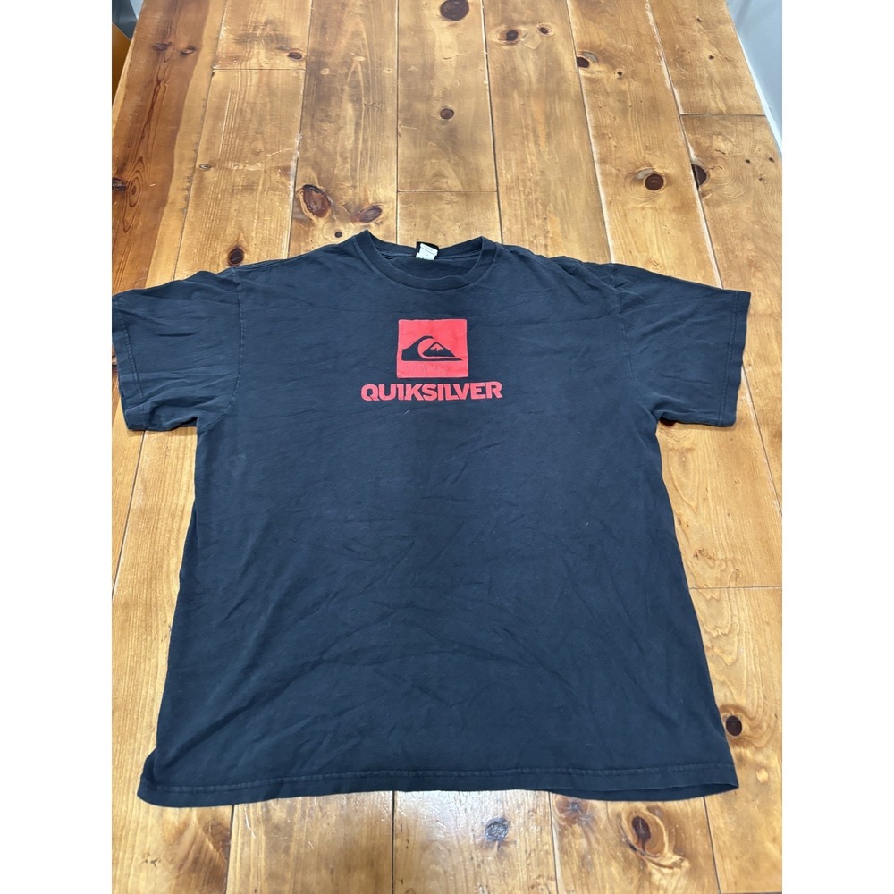 Quiksilver Men's Black Red Logo T-Shirt Size L Large 100% Cotton Short Sleeve